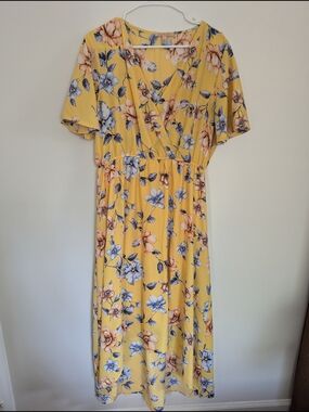 Gibson Yellow Floral Midi Dress with Blue & Peach Blooms